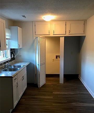 4th image of 1109 McLaughlin St