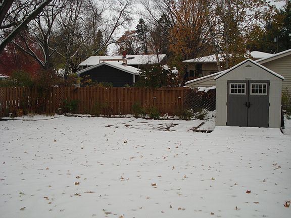 2nd image of 1220 Pine St W
