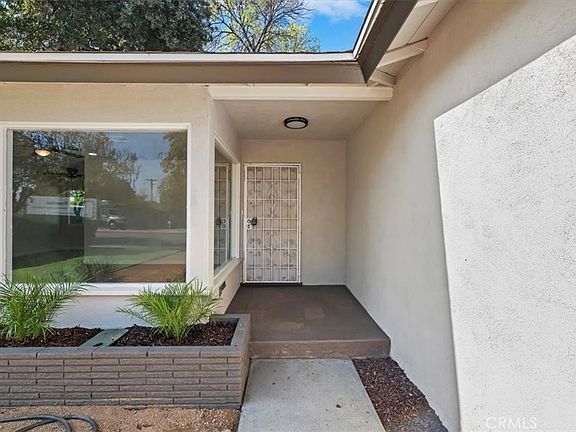3rd image of 3986 Van Buren Blvd