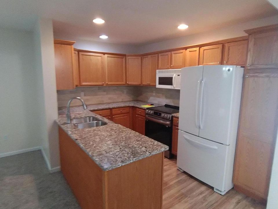 2nd image of 1114 Sunset Dr