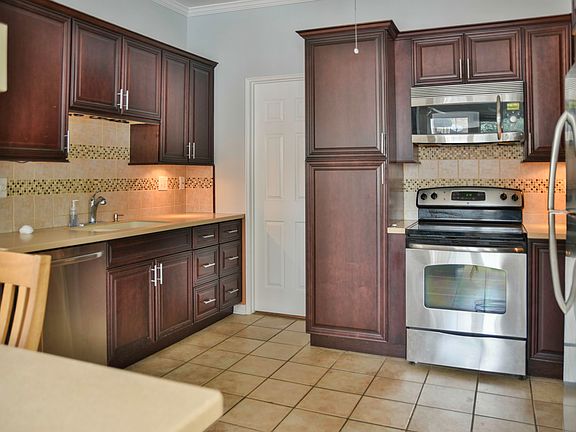 3rd image of 2215 W Wellington Ave #Ch