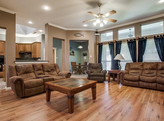 4th image of 2701 Cypress Leaf Ln
