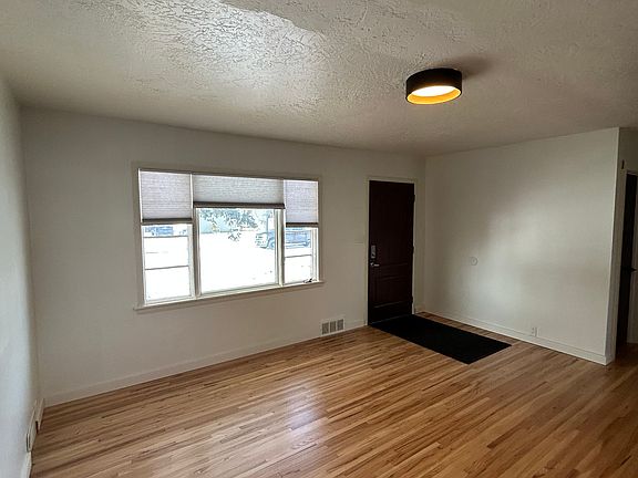 5th image of 410 S 13th Ave