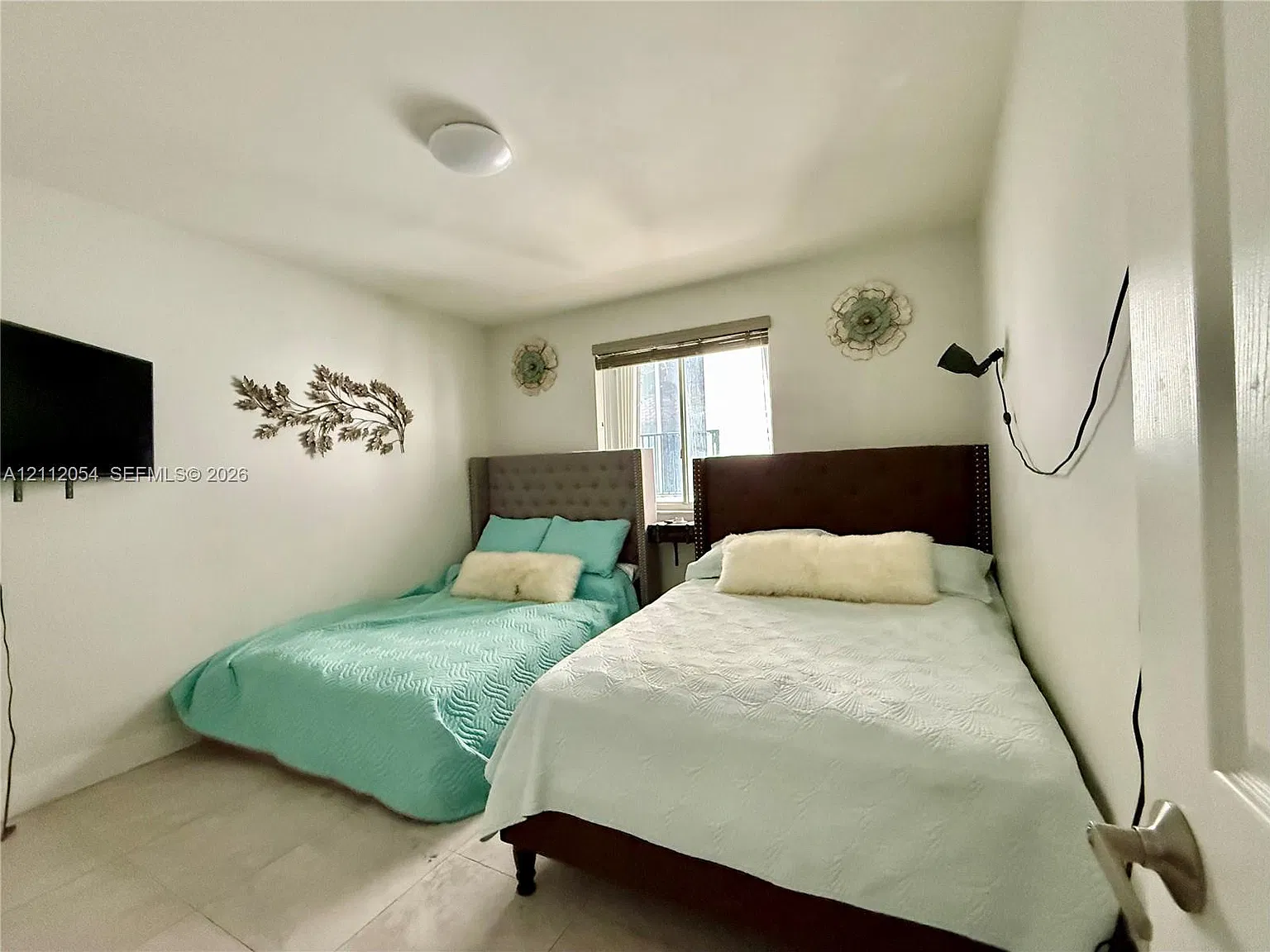 Domino Park Condo — Photo 4
