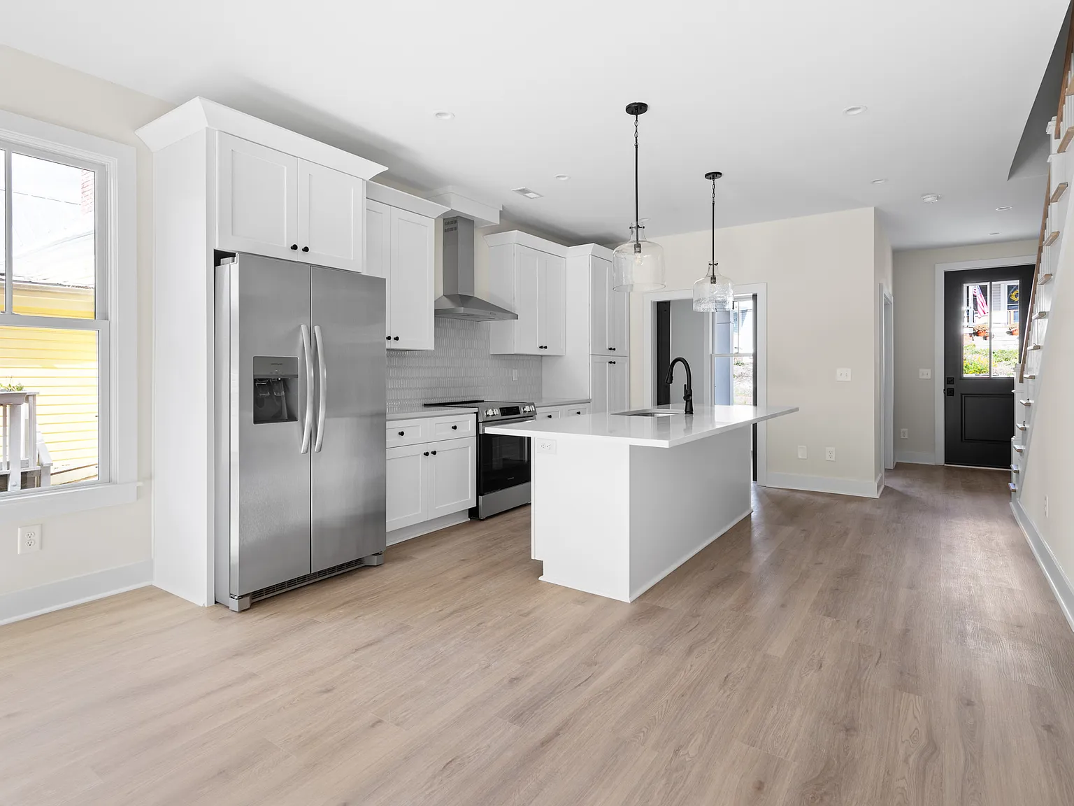 805 Yancey St — Photo 2
