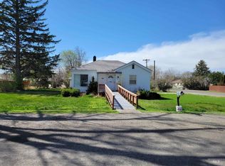 1105 California St, Gooding, ID 83330