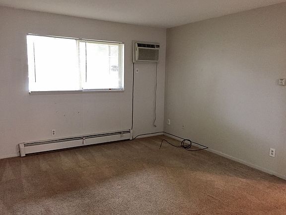 3rd image of 2424 36th St SW APT 2