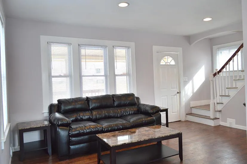3 bed, $2,325 — Photo 4
