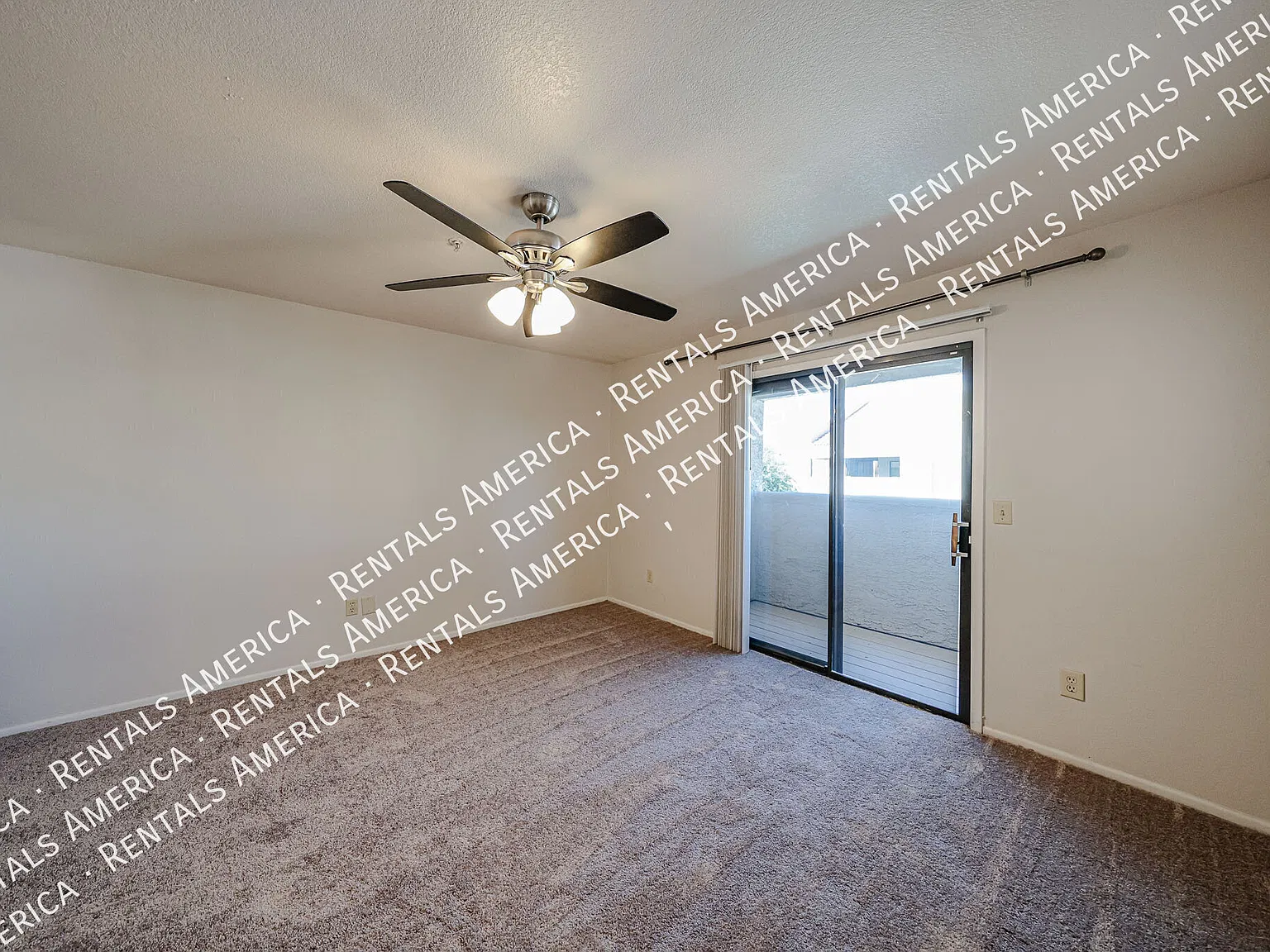 Scottsdale 1-Bedroom Condo, New Carpet & Great Location! — Photo 2