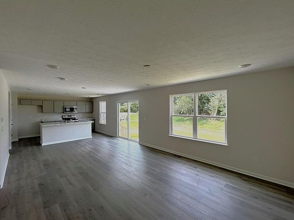 4th image of 117 River Heights Dr