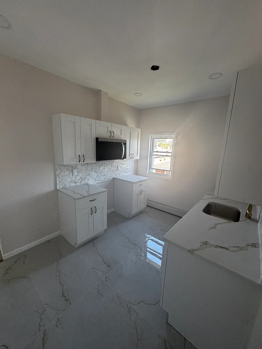 Building Photo - 145 Delavan Ave #3