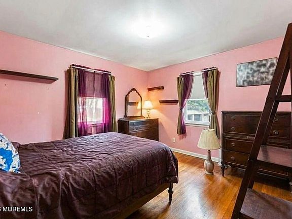 4th image of 371 Sweetbriar Street