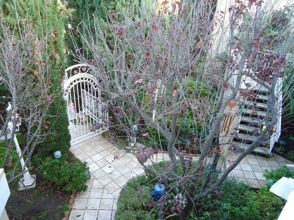 237-245 1/2 N Church Ln