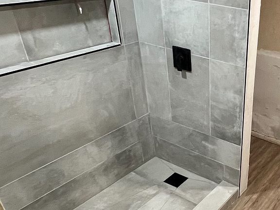 5th image of 44 Davis St #44