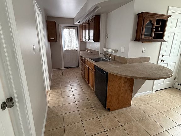 4th image of 525 Torrey St #2