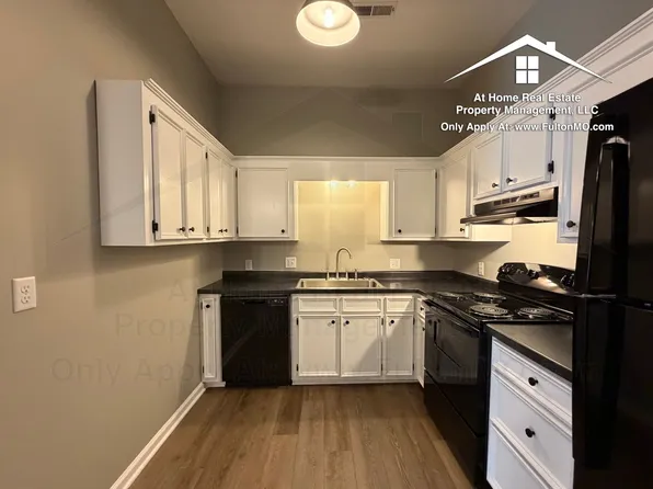 13 W 5th St #B, Fulton, MO 65251