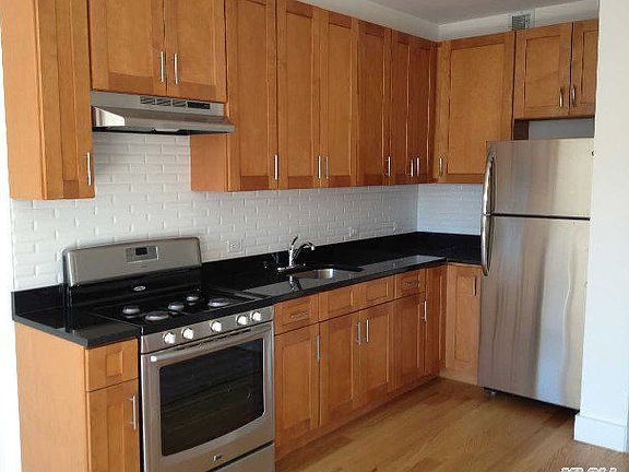2nd image of 340 Eldert St APT 4A