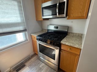 72 Union Ave APT 1E, Amityville, NY 11701