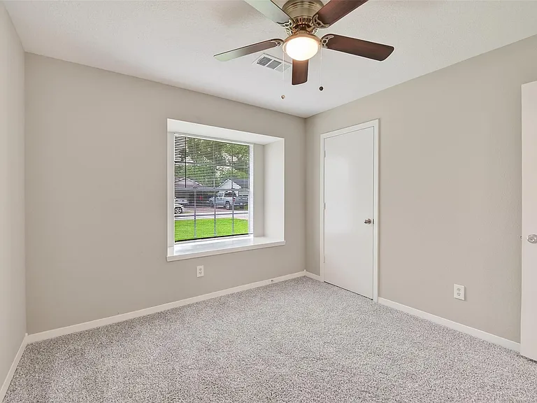 7429 Elbridge Ln — Photo 34