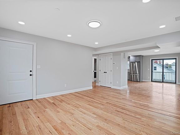 3rd image of 80 Depeyster St #2