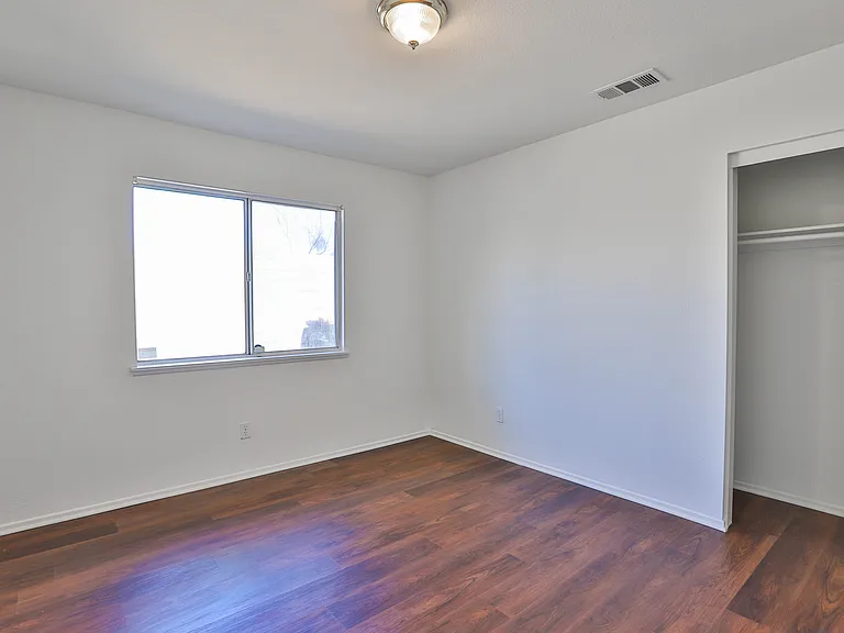 6300 Vonnie Ct — Photo 13