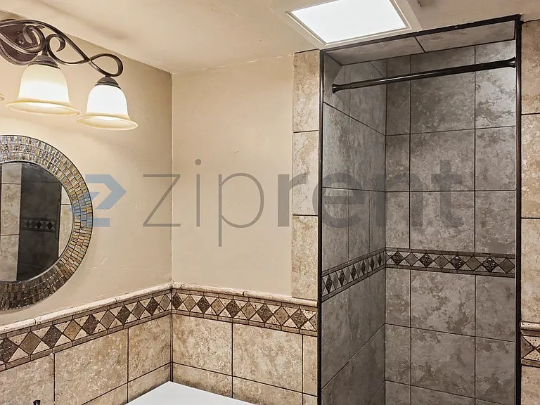860 Watt Ave #MAIN HOUSE — Photo 33
