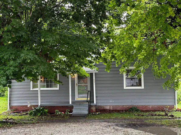 302 E Main St, New Market, IN 47965