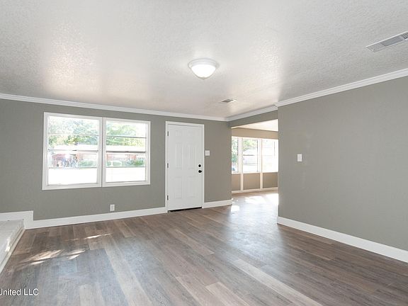 4th image of 3211 Whitmore St
