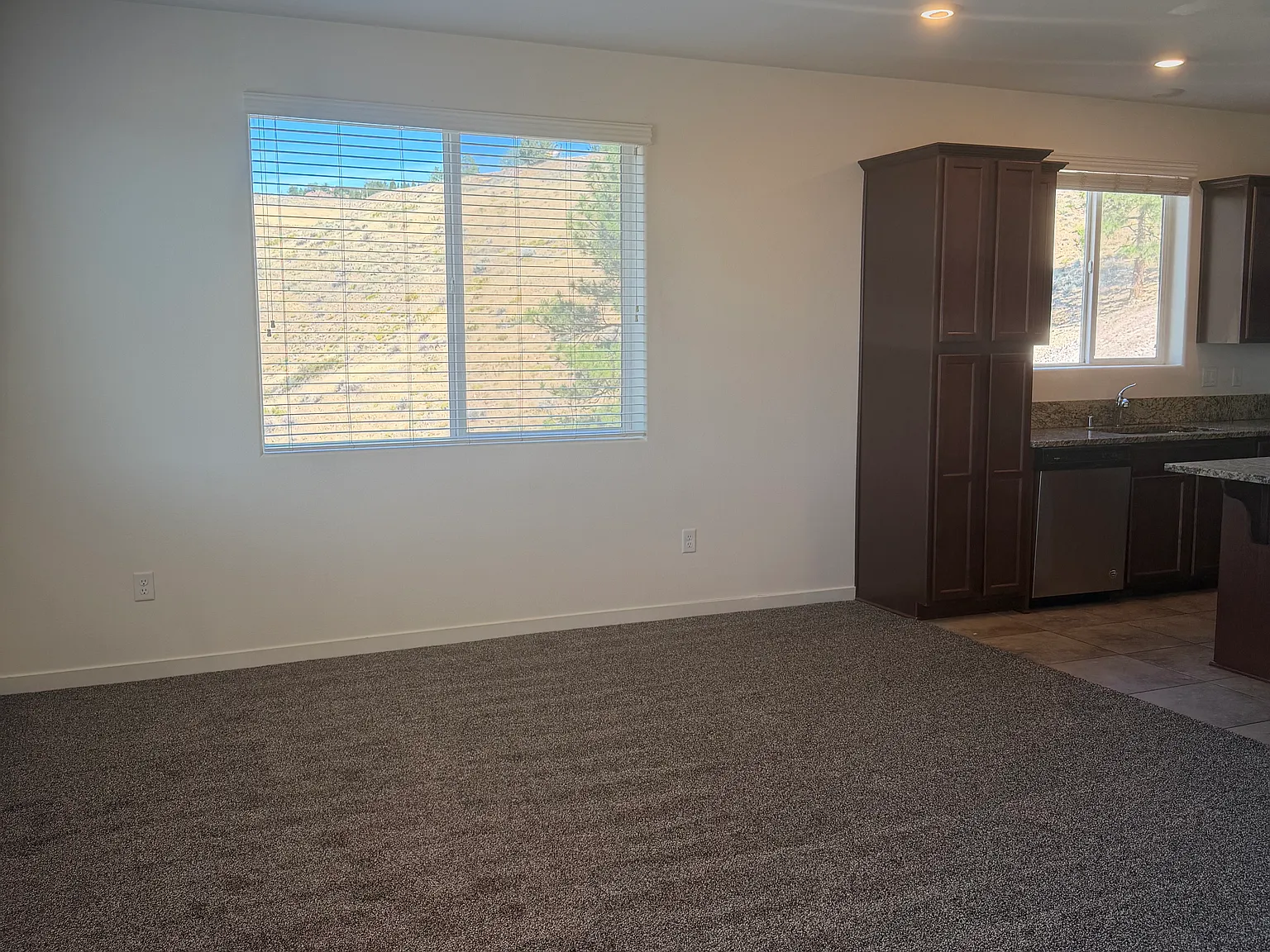 3 bed, 2.5 bath, 1512 sqft, $2,300 — Photo 4