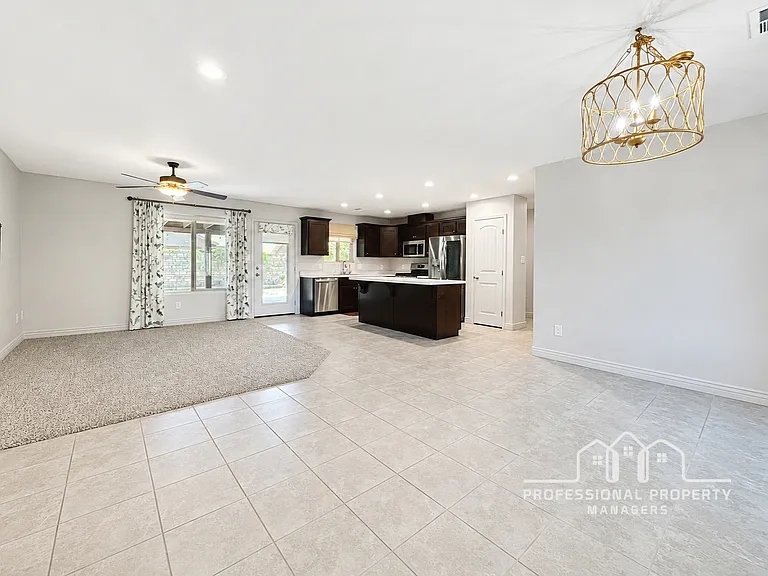 10203 E 34th Pl — Photo 6