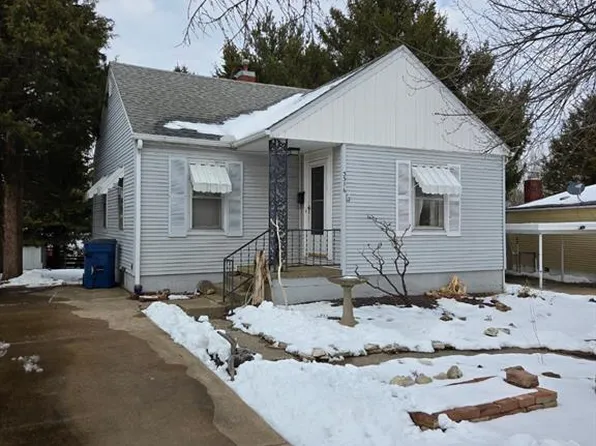 3516 Omega St, Alton, IL 62002