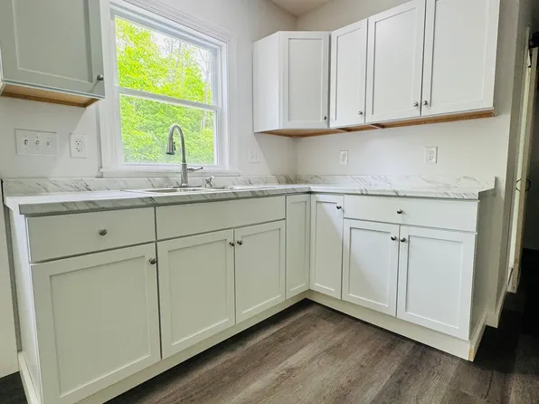 (undisclosed Address), Lisbon Falls, ME 04252