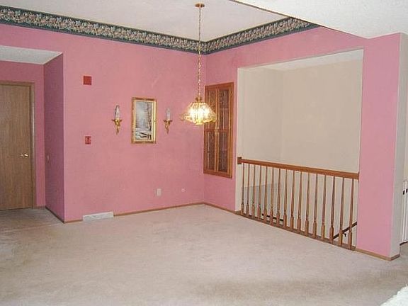4th image of 8156 S Forest Hills Cir