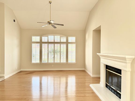 2nd image of 1780 E Pryor Dr