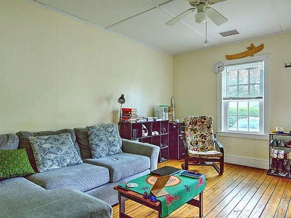 4th image of 32 Paddy Hill Rd