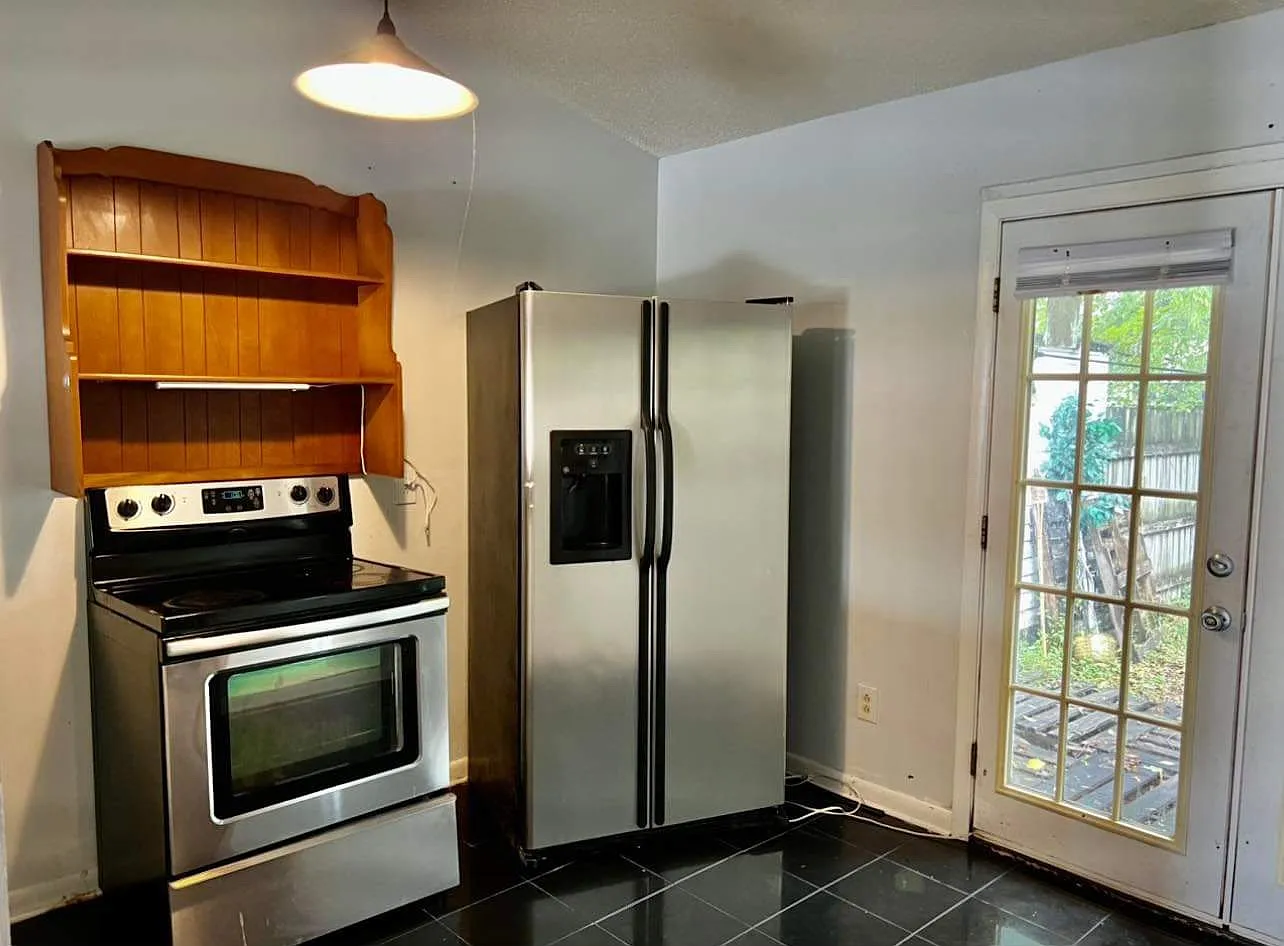 2 bed, 836 sqft, $1,800 — Photo 3
