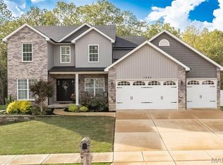 1483 Saint Charles Dr, Hillsboro, MO 63050