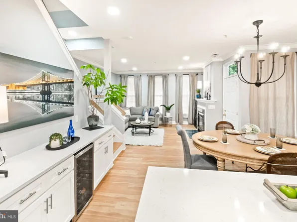 3 Crusader Ct, Germantown, MD 20874