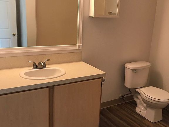 3rd image of 3007 Borst Ave APT F1