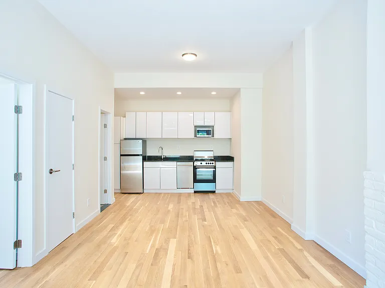 16-18 Charles St #2B — Photo 9