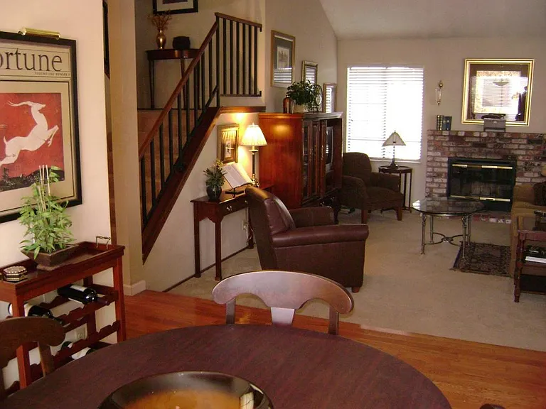 1466 Cresthaven Ln — Photo 4
