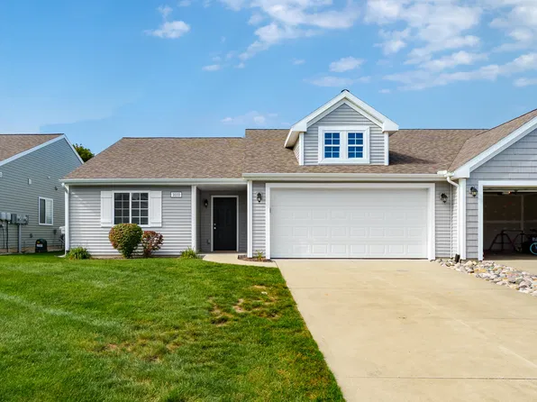 1010 W Villas Dr, Vicksburg, MI 49097