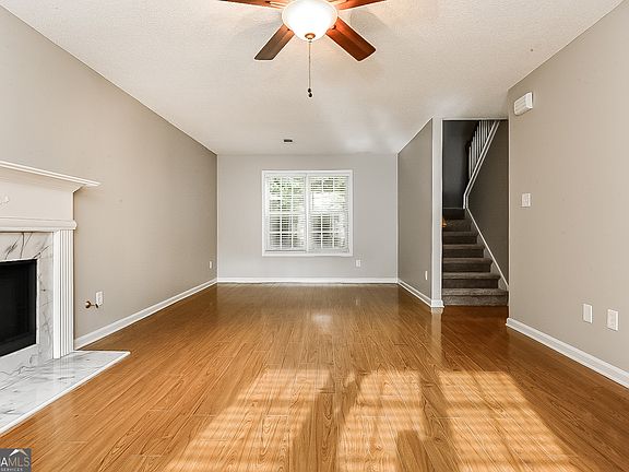 2nd image of 119 Dickerson Cove Dr