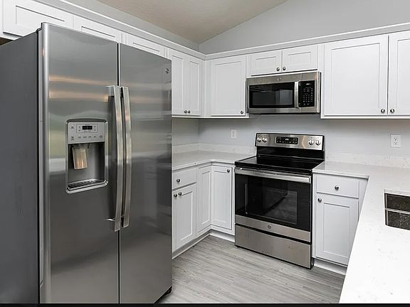3rd image of 1509 Fair View Dr