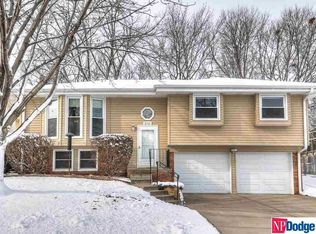 8728 Monroe St, Ralston, NE 68127