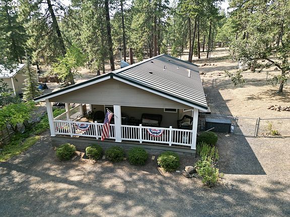 2nd image of 215 E Ponderosa Dr