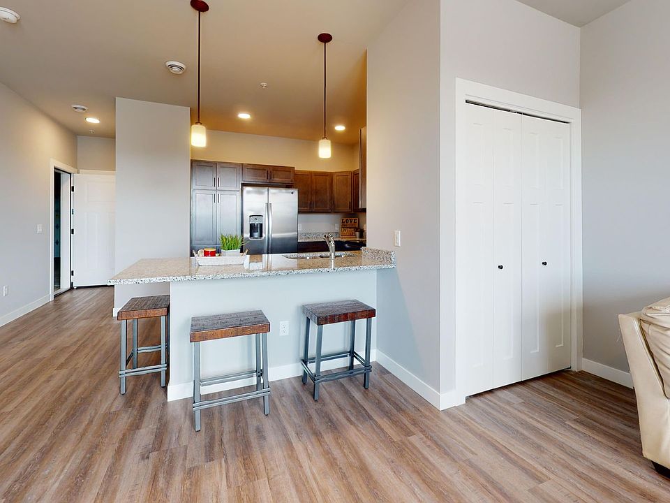 1st image of 624 Autumn Wood Pkwy #239