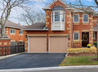 1415 Hazelton Blvd #30, Burlington, ON L7P 4W6