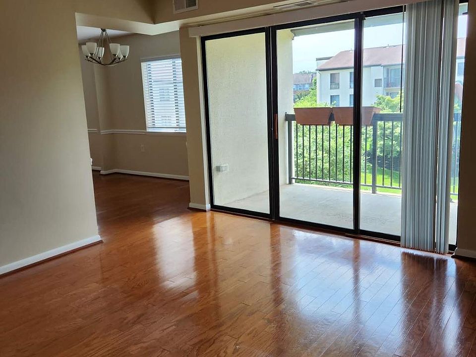 1st image of 621 Center St APT 203