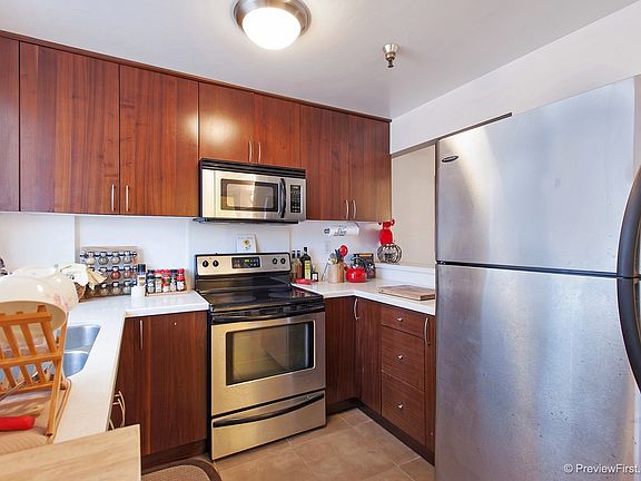3rd image of 2828 University Ave Unit 305